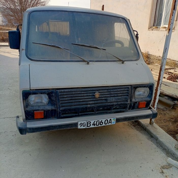 Автомобиль раф..