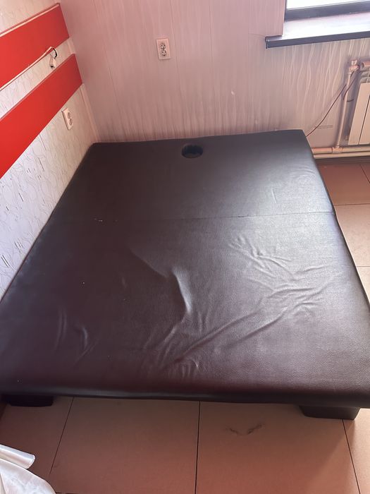 Джакузи ванна, тумбочки, массажные кушетки