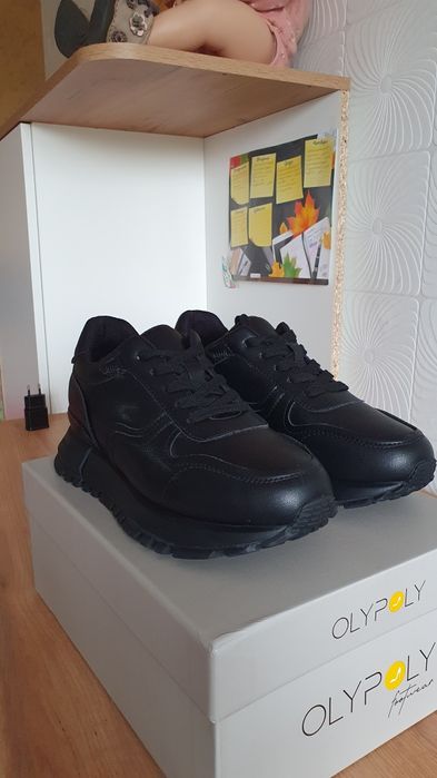 Кроссовки кожаные