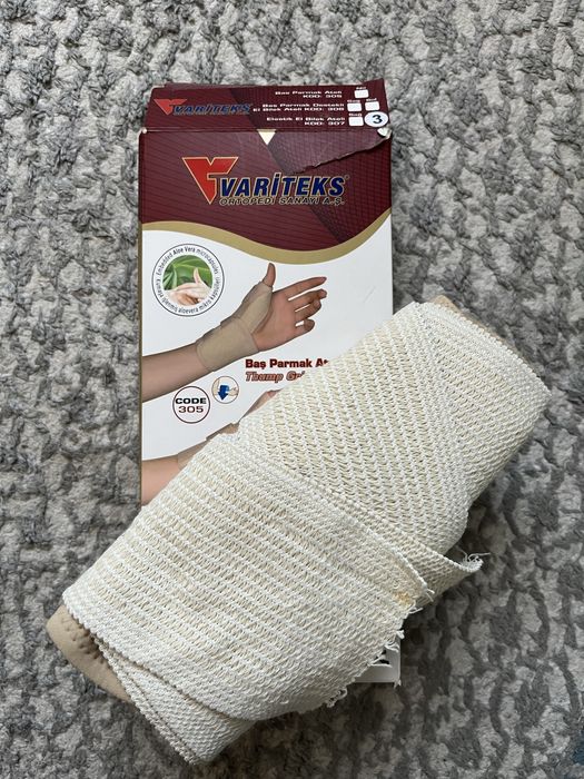 эластичный бандаж (ортез) на запястье