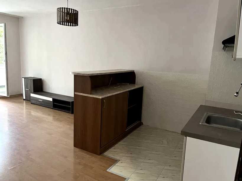 Дава се под наем Тристаен апартамент в Пловдив, Кършияка - 95 кв.м за 325 € - Снимка #1