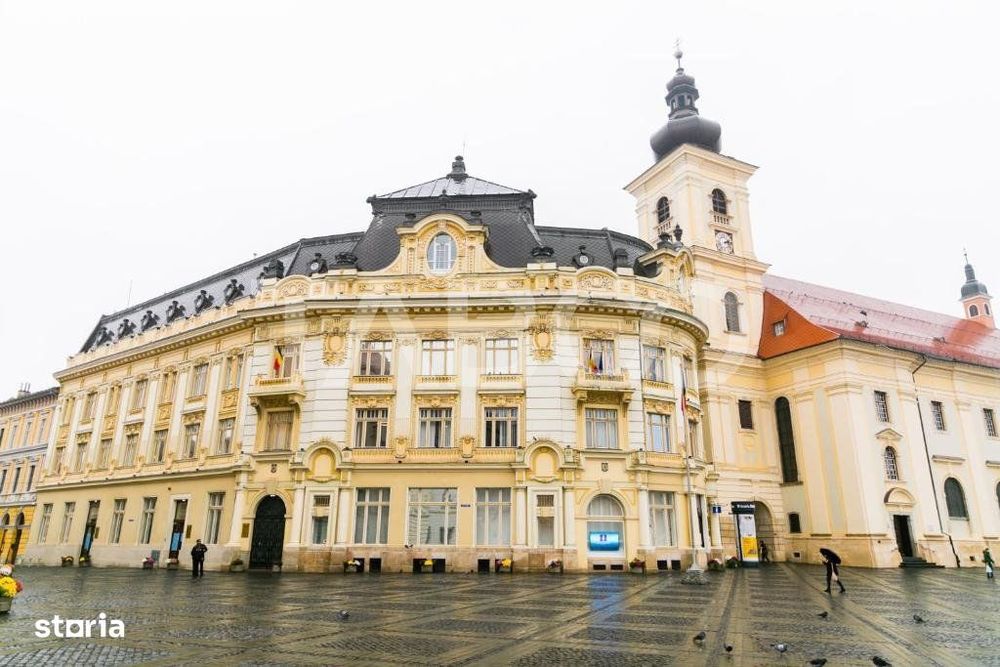 Apartament 4 camere 106 mpu 3 bai in Piata Mare Sibiu