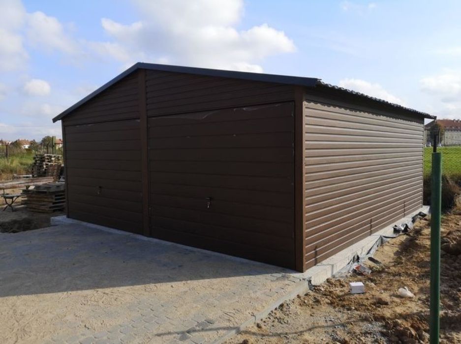 Vând containere pe structura metalica