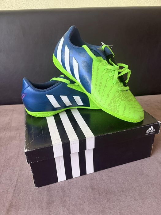 Adidas футболни обувки (стоножки)