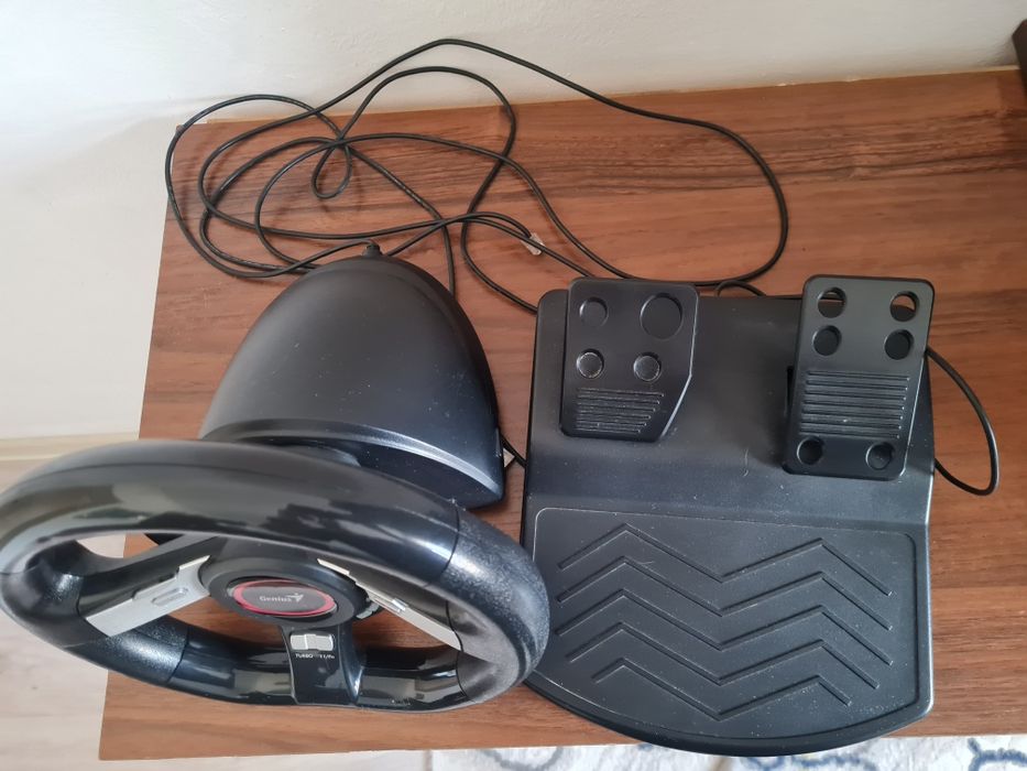 Игровой руль Genius