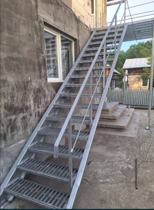 Scări metalice galvanizate