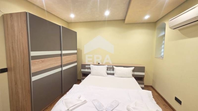 Дава се под наем Четиристаен апартамент в Варна, Гръцка махала - 117 кв.м за 1196.97 € - Снимка #3