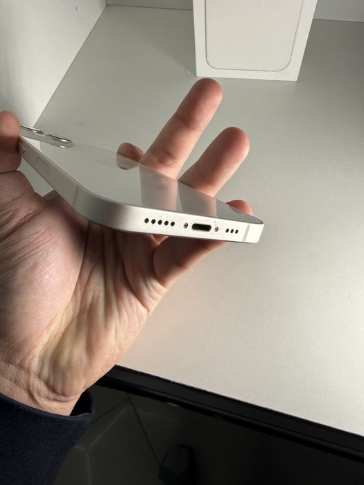iPhone 13 Starlight White емкость 75%