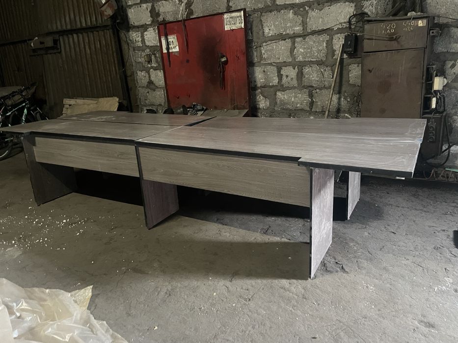 Продам столы для совещания