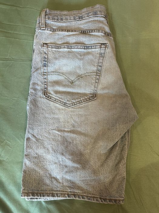 Blugi scurti Levi’s marimea 30 Barbati