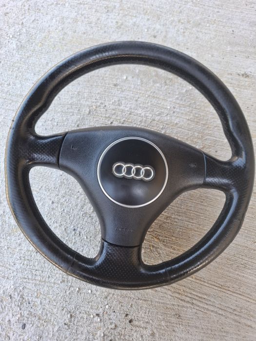 Volan 3 spițe Audi a4 B6 în stare impecabila  complet cu Airbag