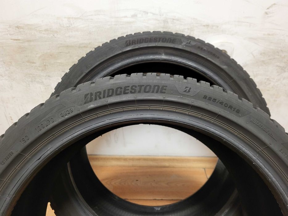 225/40/18 Bridgestone / 215/45/18 Continental / всесезонни гуми