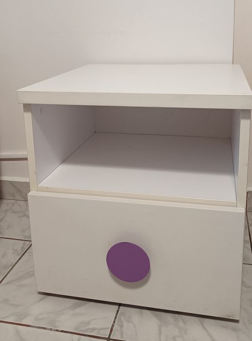 Noptieră pentru cameră copiilor