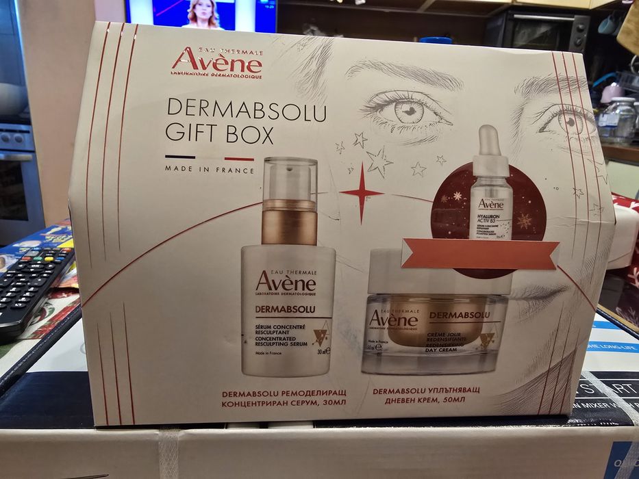 Avene Dermabsolu gift box комплект-80лв