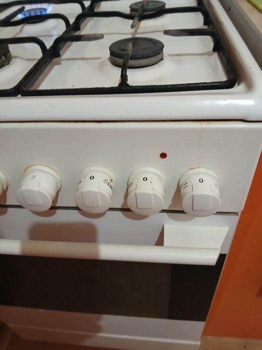 Aragaz cu cuptor electric