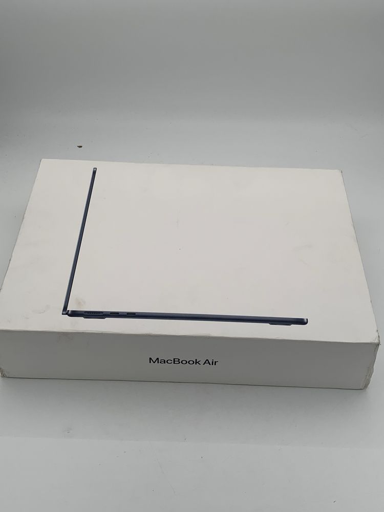 MacBook Air (13 inch, M3, 2024)512gb. 16gb Ram, sigilat. Garantie 1 an