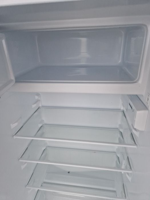 Хладилник за вграждане Gram