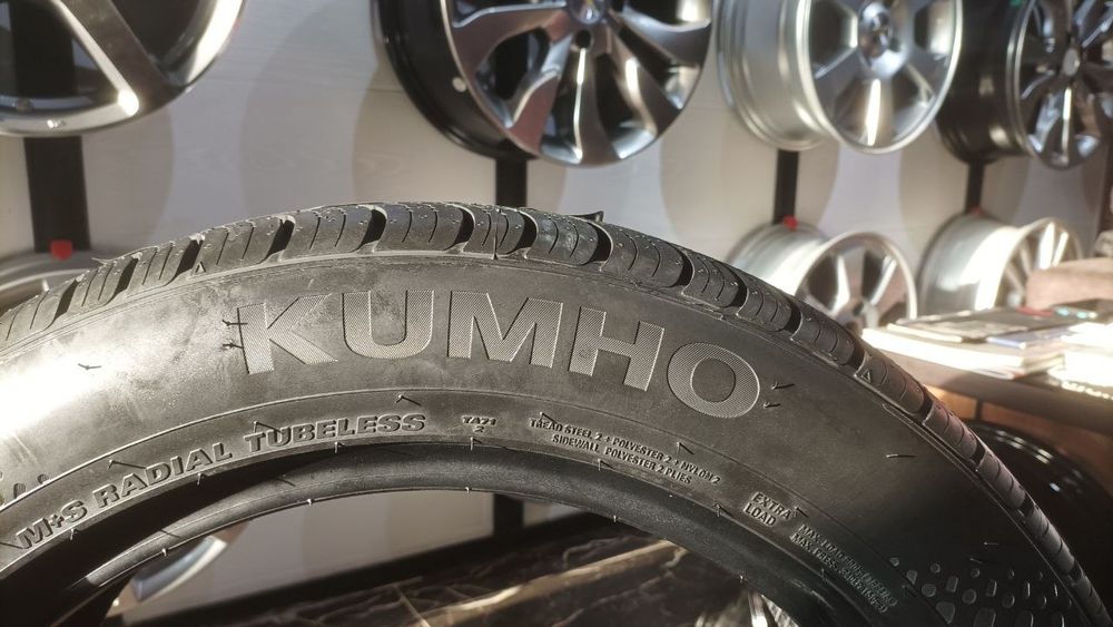 KUMHO Tire TA71 245/50R18