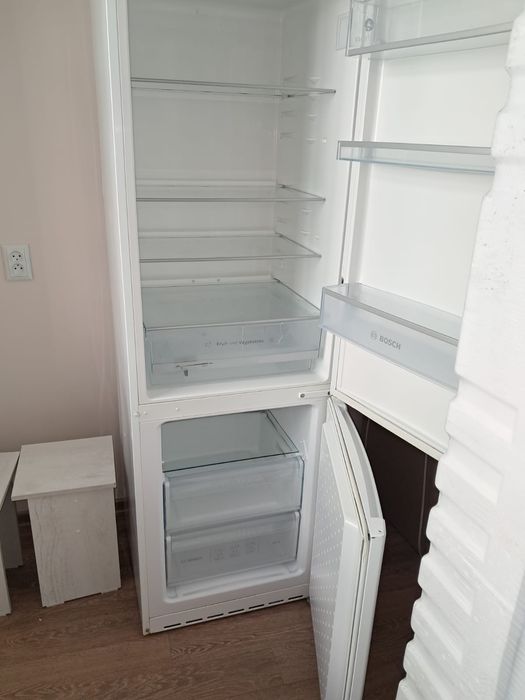 Холодильник продаю бу