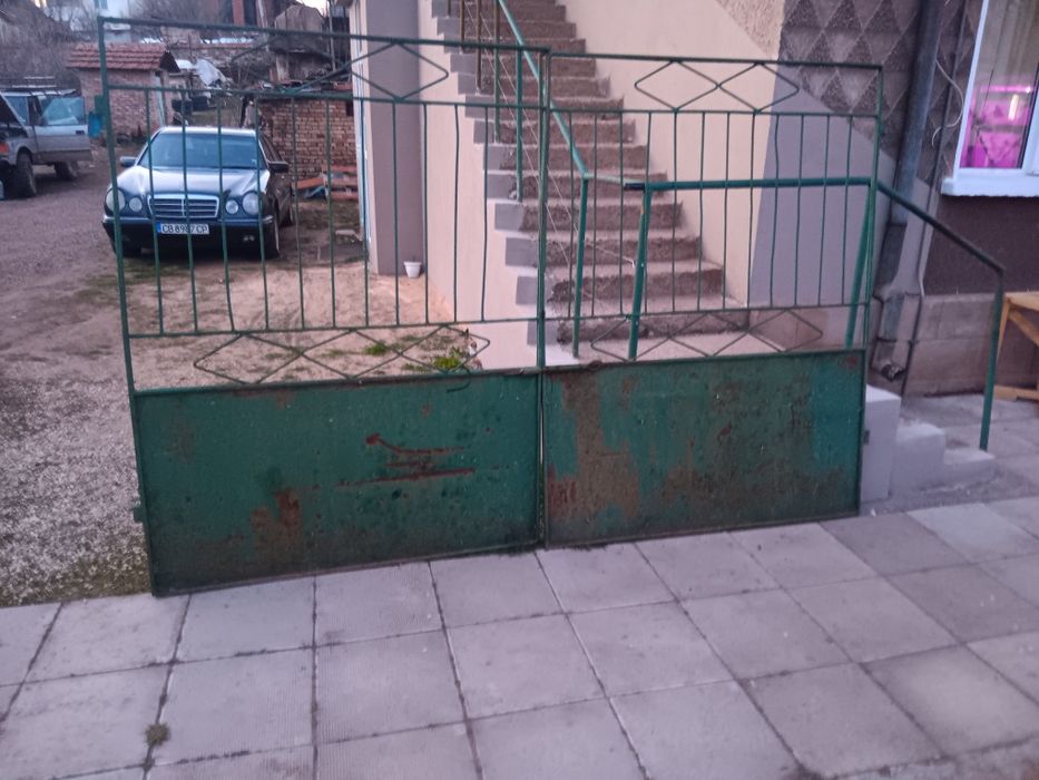 Метална врата дворна двойна