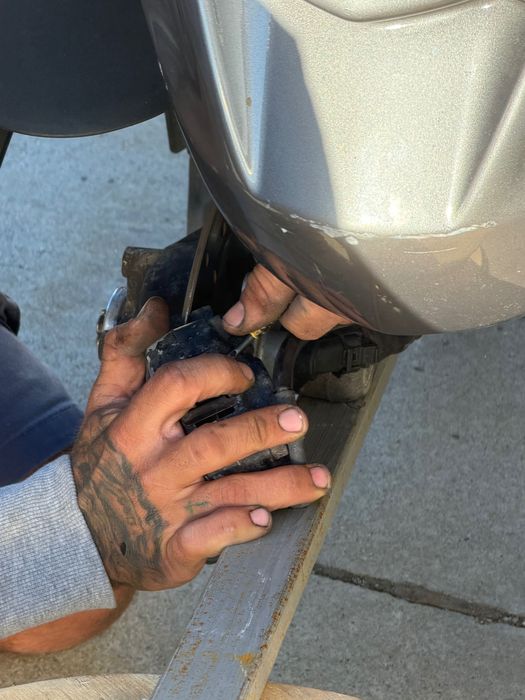 Se vinde scuter triciclu piaggio