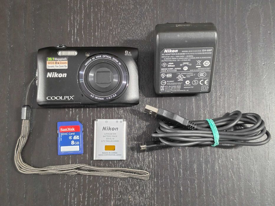 Aparat foto digital compact Nikon S3600 20.1 MP 8xZoom