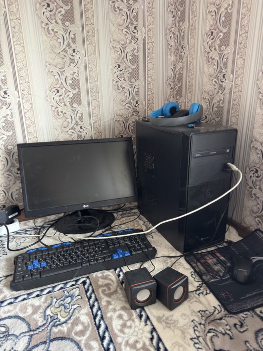 Stol kampyuter sotilad