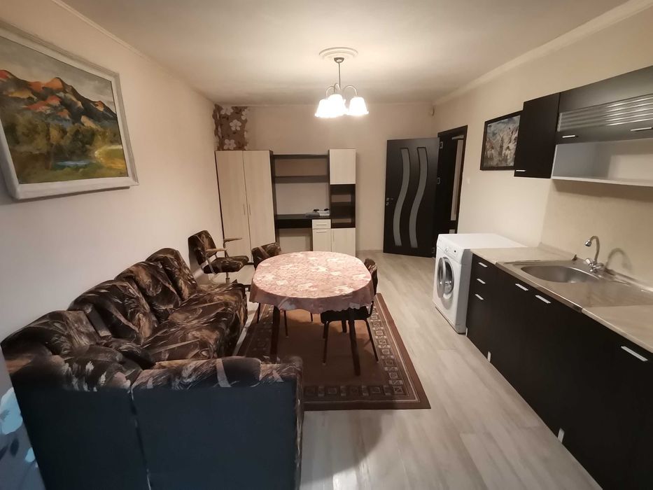 Дава се под наем Едностаен апартамент в Бургас, Изгрев - 52 кв.м за 204 € - Снимка #1