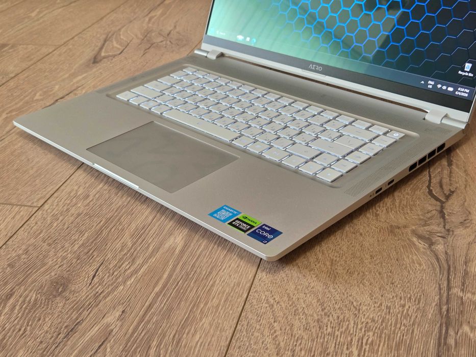 OLED 4K UHD | i7-13700H | RTX 4070 | 16RAM лаптоп laptop Gigabyte aero gaming гейминг гигабит аеро