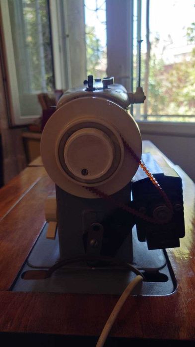 Швейная машина Veritas с электрическим приводом