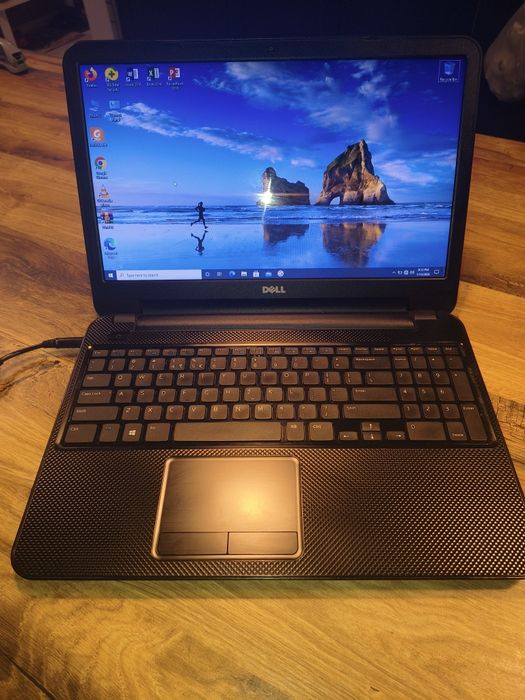 Laptop Dell,500/4 fara zgârieturi,fara urme de uzura ,baterie defecta