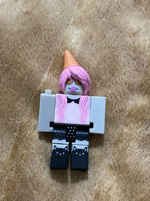 Продажа игрушек от roblox(оригинальные)