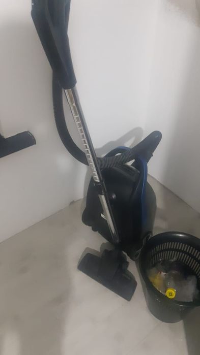 Продам Пылесос Midea