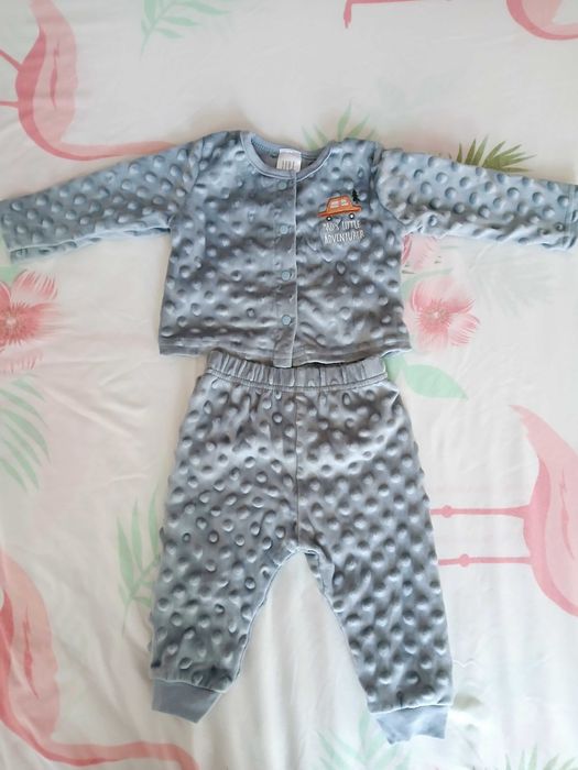 Продавам нови бебешки дрехи