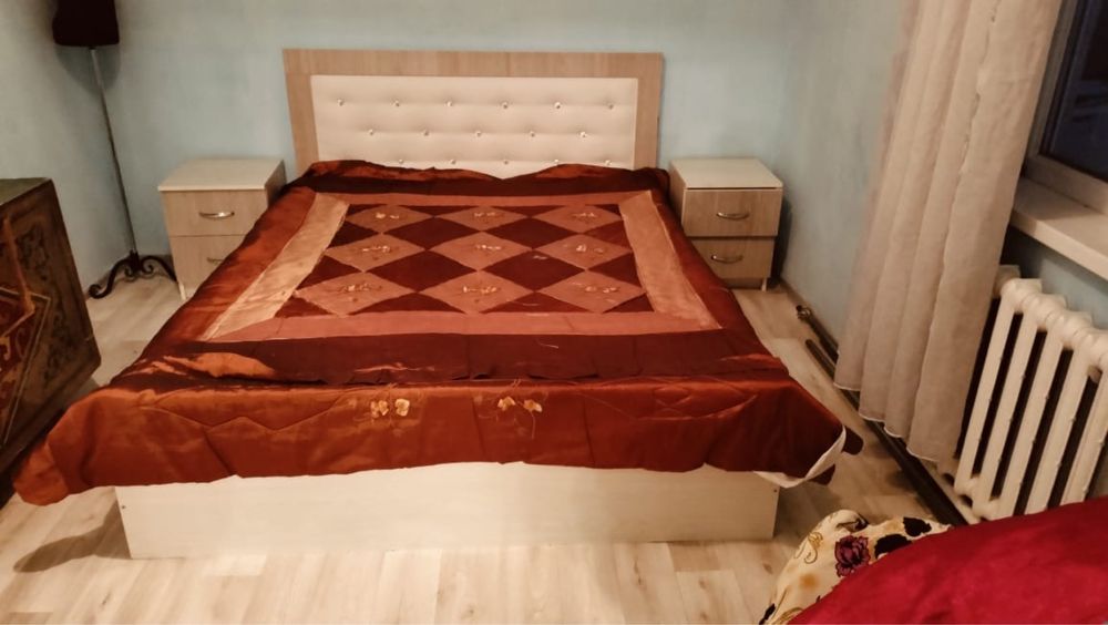 Продается спальный гарнитур