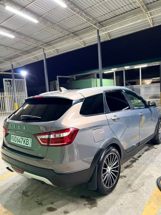 Lada vesta kross