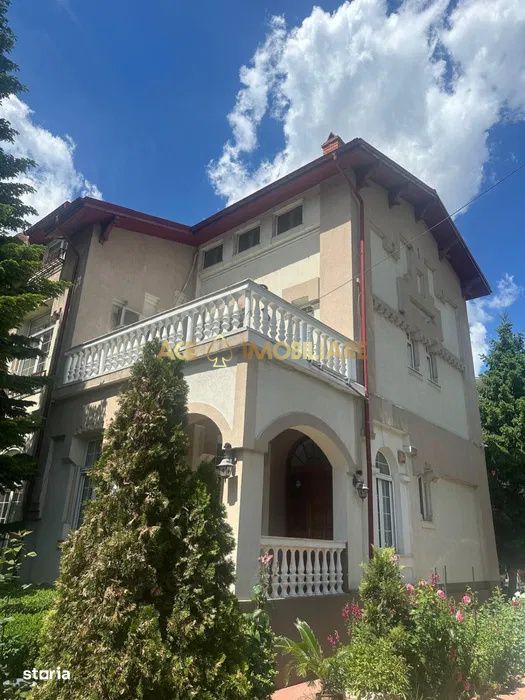 Vila de inchiriat | Unirii | Parcare | 340 mp utili - 1000 mp teren