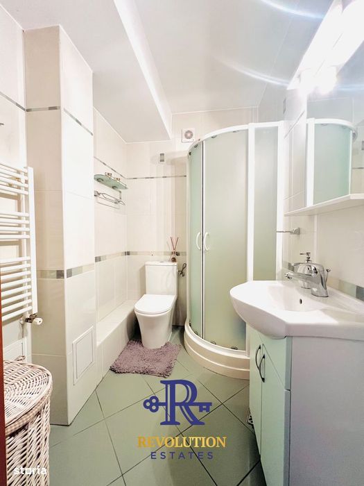 Comision 0! Ap. la cheie, în bloc mic, zonă de case-Grand Hotel Italia