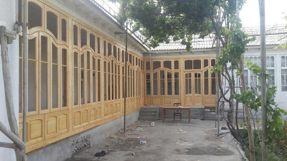 Деревянные рамы,двери,окна. Yog'ochdan yasalgan eshik va derazalar