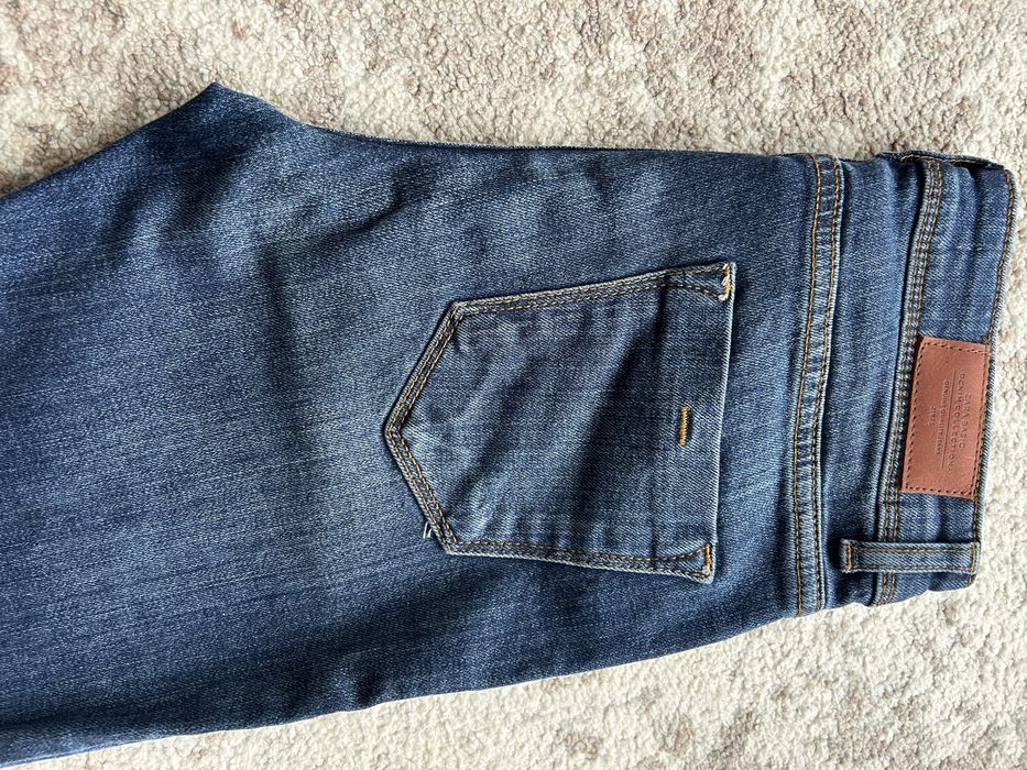 Vand blugi Zara marime 34 ca noi