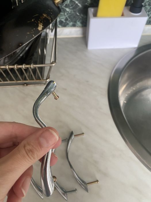 Дръжки за мебел или кухненски шкафове