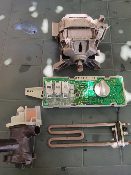 Пералня BOSCH на чести