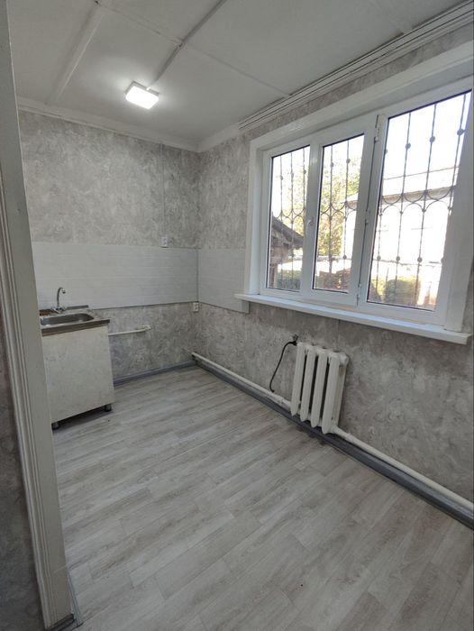 Продаётся 1 комн кв/1 этаж/2, Спутник 8, дерево