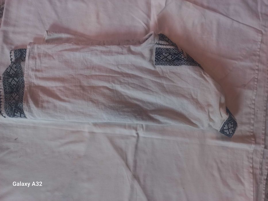 Camasa traditionala/ Ie  veche traditionala