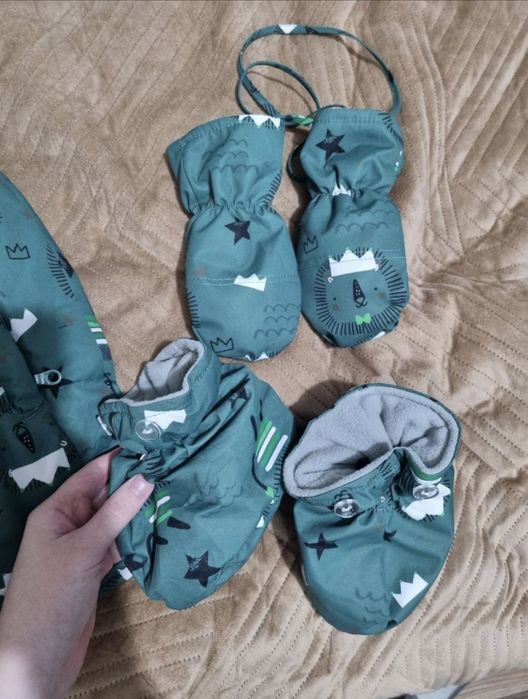 Продам зимний комбинезон трансформер 62-68