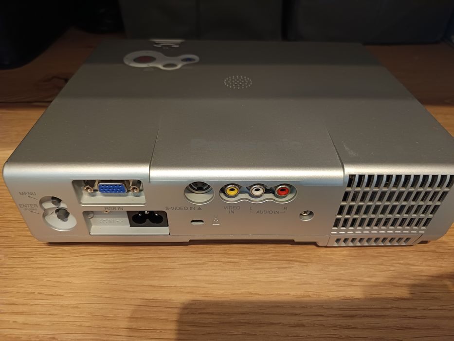 Vând Videoproiector Panasonic și Optoma