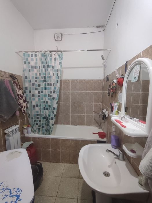 Шошилинч хонадон жихозлари билан сотилади.