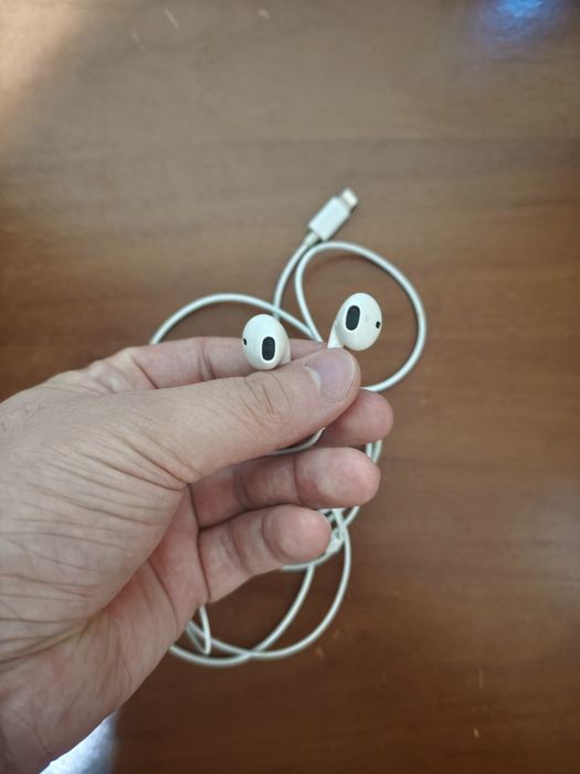 Продам наушники Apple lightning, г. Алматы