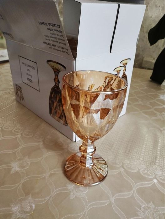 Красивые, необычные бокалы.