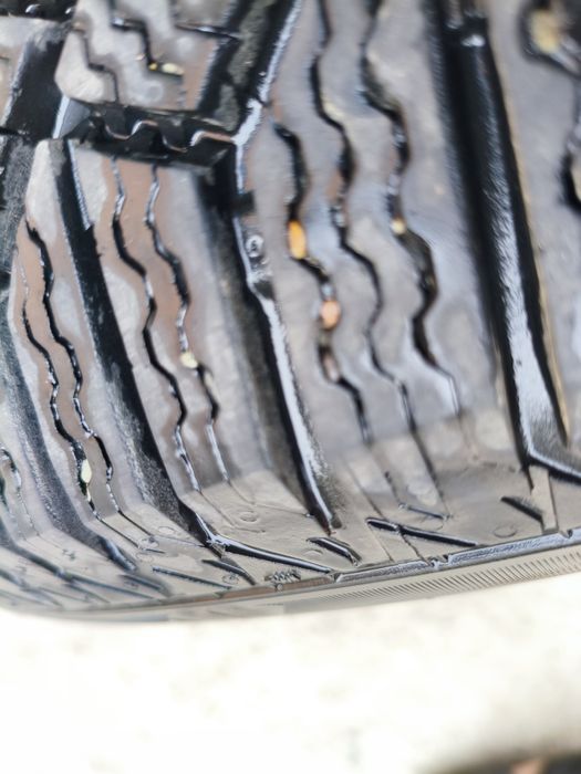 Продам шины Continental 215/60/16